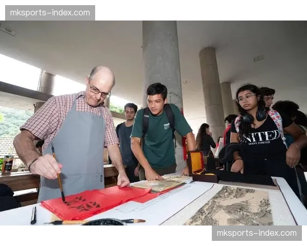 巴西里约热内卢社区举重中心免费向青少年开放