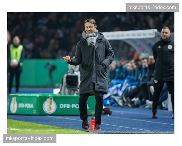 柏林赫塔宣布与主教练达尔道伊续约至2028年